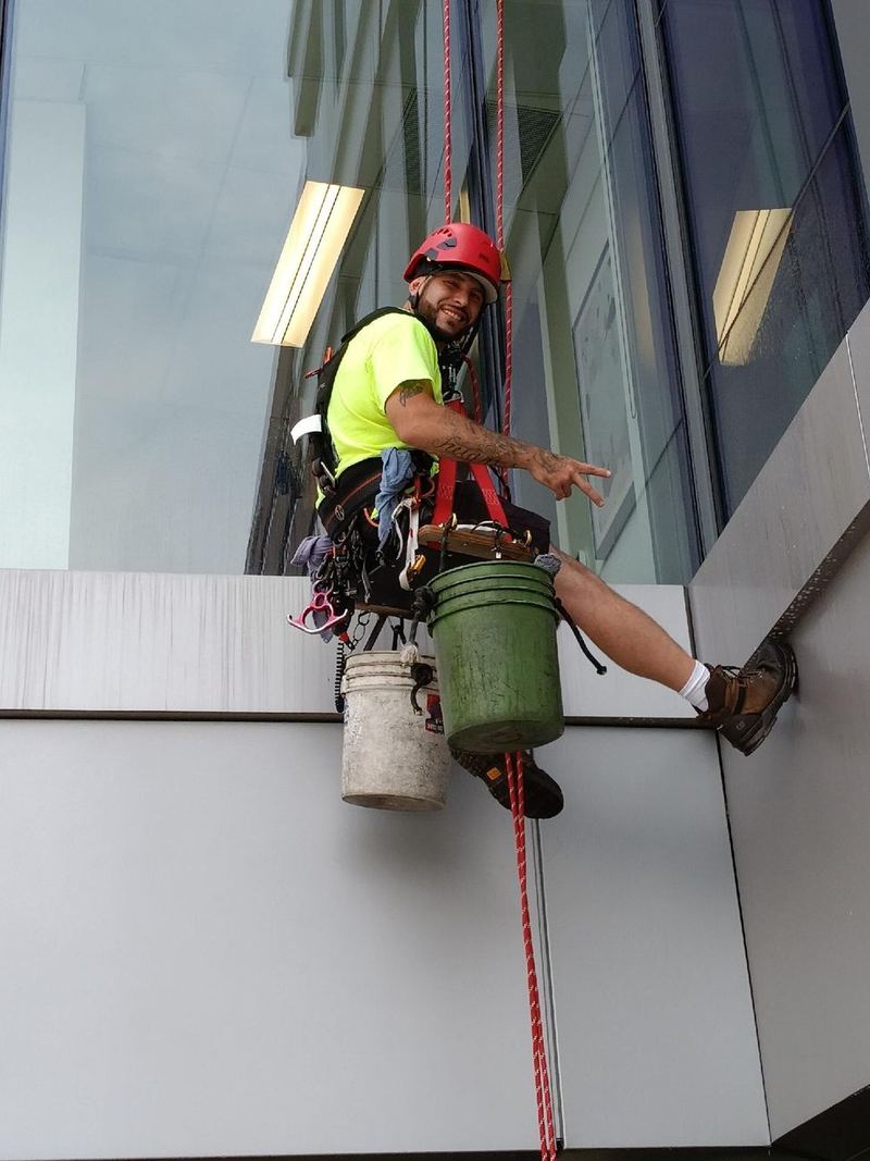 Certified S&K technician in safety harness